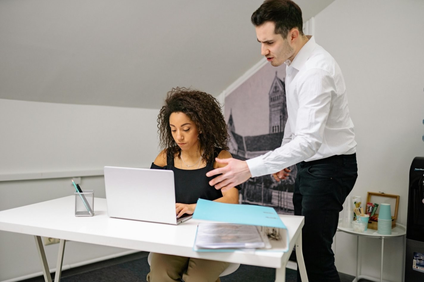 How to Handle an Insubordinate Employee with Confidence and Clarity