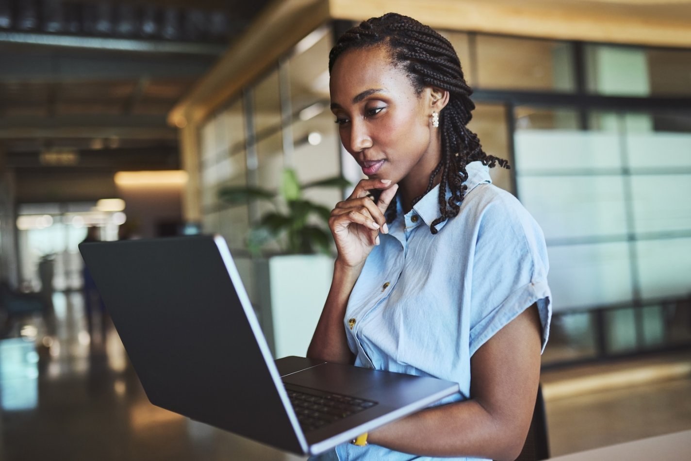 What are the Advantages and Disadvantages of HR Outsourcing? Weigh the Pros and Cons for Your Business