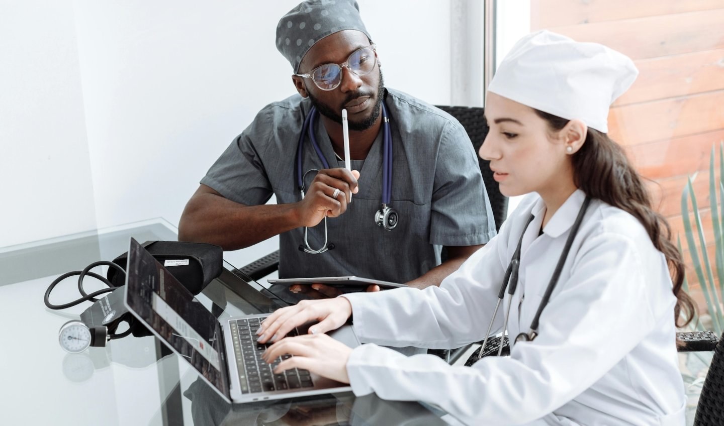 The PEO Purchasing Guide for Healthcare Companies